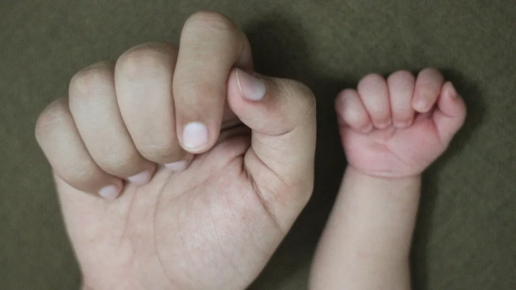 5 reasons why paternity leave is essential to close the gender pay gap