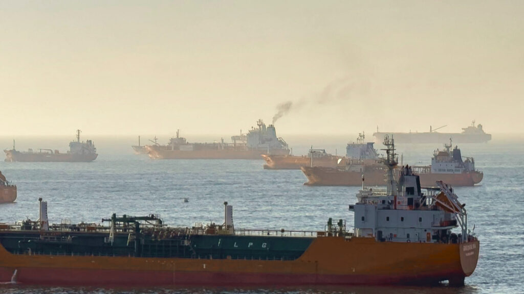 Port pollutions - ships on the horizon