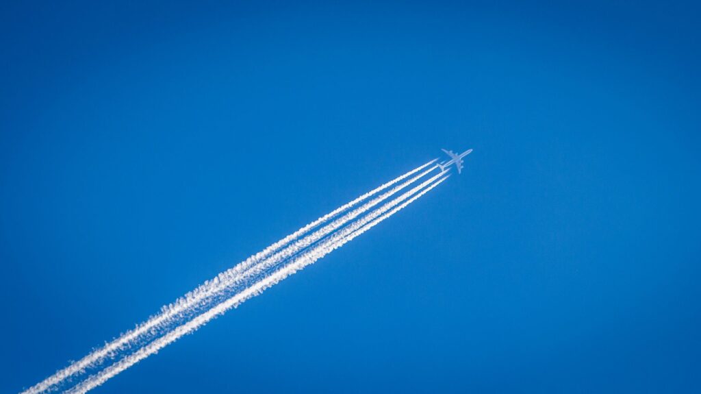 Contrails in the EU ETS: a proposal with good intentions but no teeth